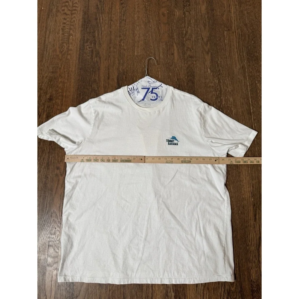 Tommy Bahama Mens XXL T-Shirt White Howliday Cheers Dogs Beer Graphic Tee Cotton